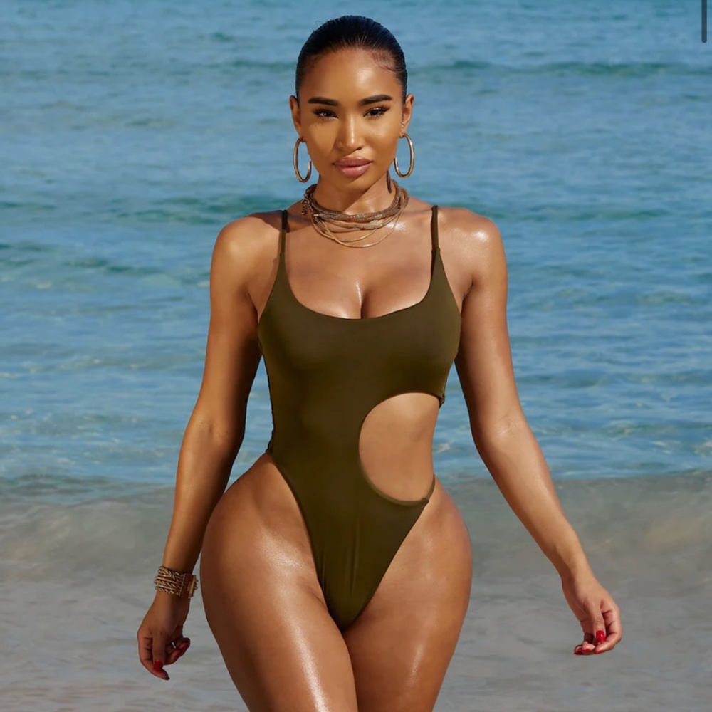 NWT Matte Collection Miles One Piece